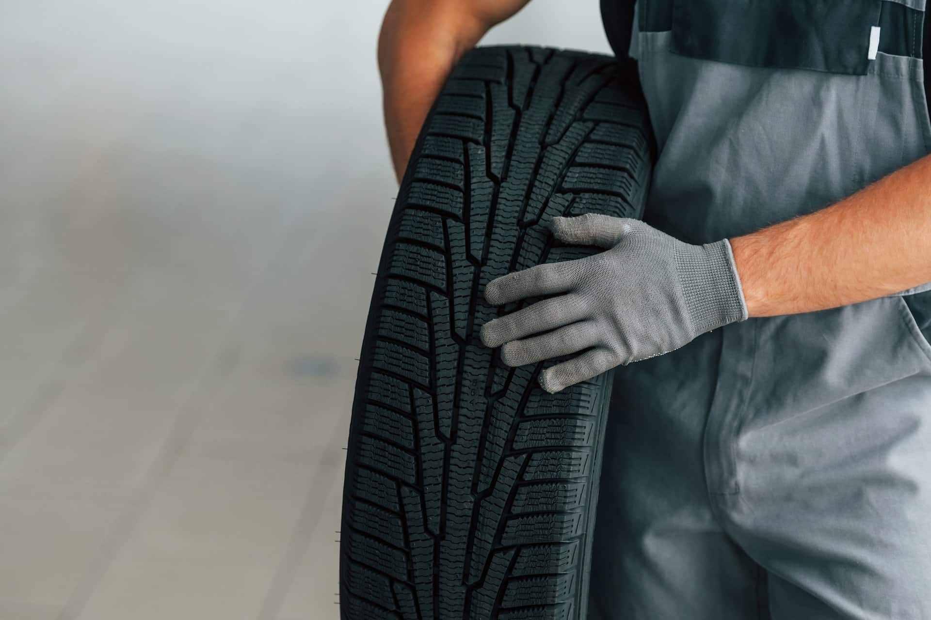 Know When to Change: How to Tell You Need New Tires