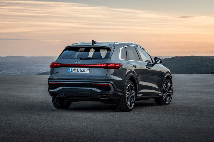 Audi Q5 Black 2025