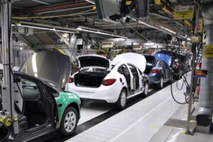 GM-Pushes-To-Kill-California-Gas-Car-Ban-A-Shift-in-the-EV-Landscape