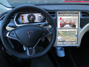 Tesla-Owners-Are-Fitting-Emergency-Escape-Ripcords-to-Enhance-Safety