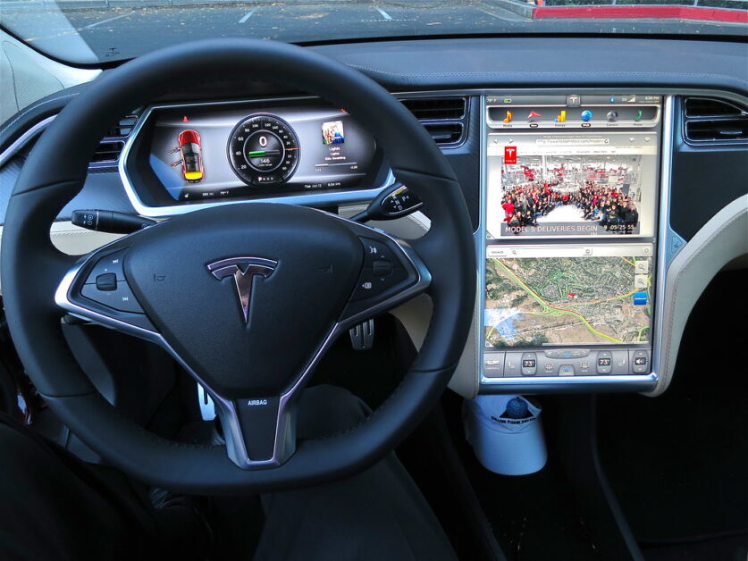 Tesla-Owners-Are-Fitting-Emergency-Escape-Ripcords-to-Enhance-Safety